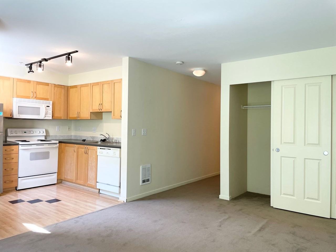 111 108th Ave Ne #A215 - Photo 5 of 10