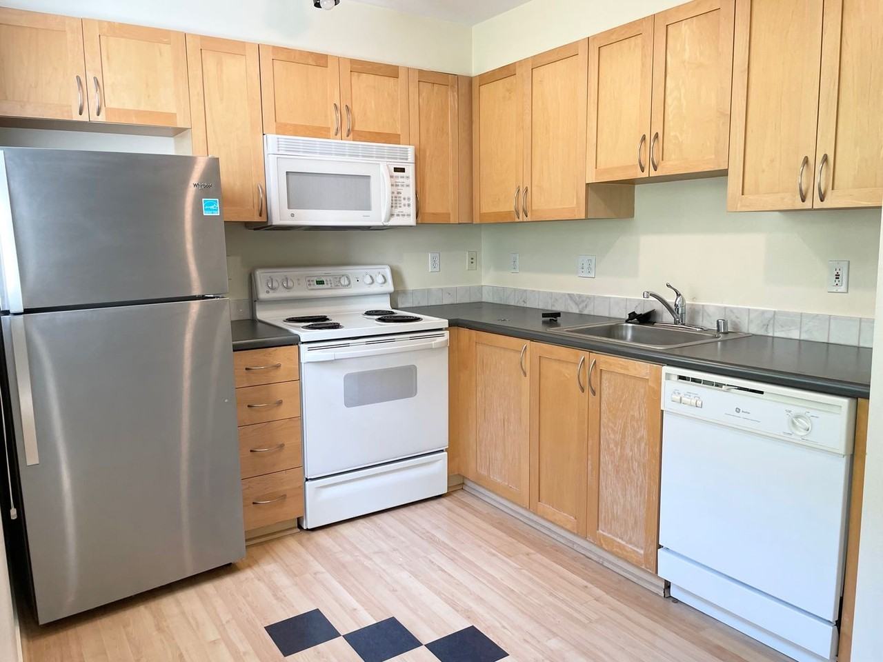 111 108th Ave Ne #A215 - Photo 6 of 10