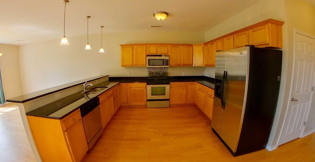 1024 Burton Pl - Photo 2 of 11