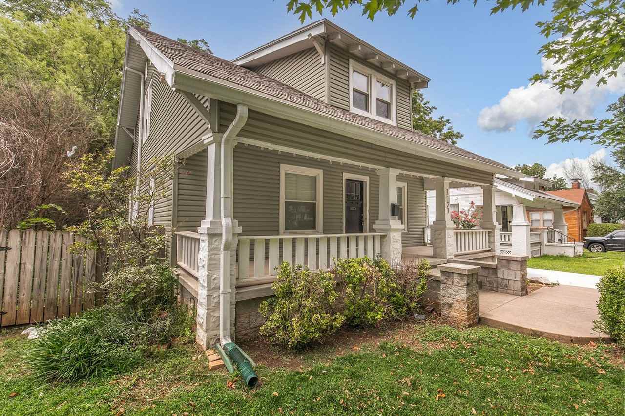 1121 S Roanoke Ave - Photo 4 of 30