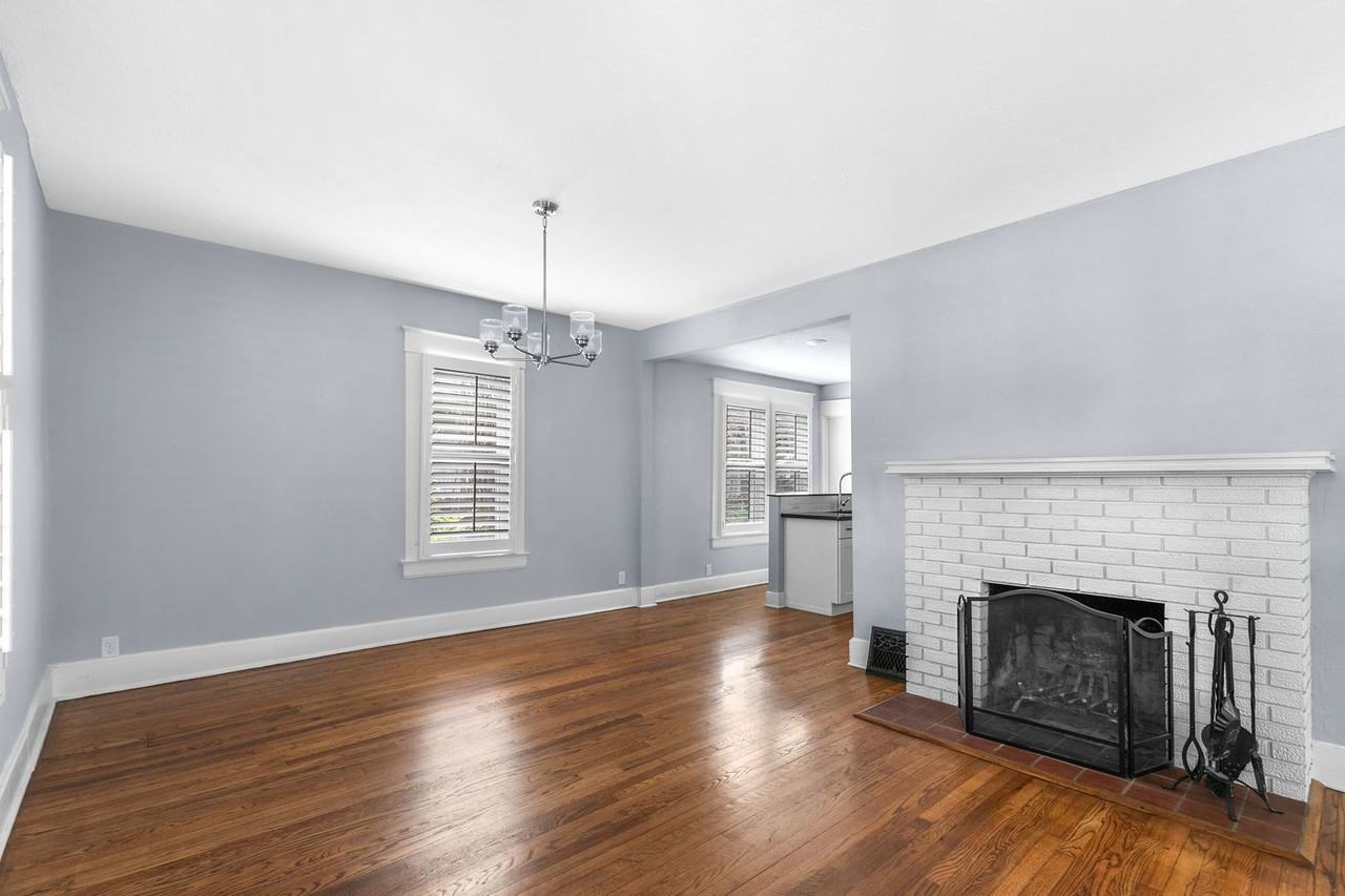 1121 S Roanoke Ave - Photo 7 of 30