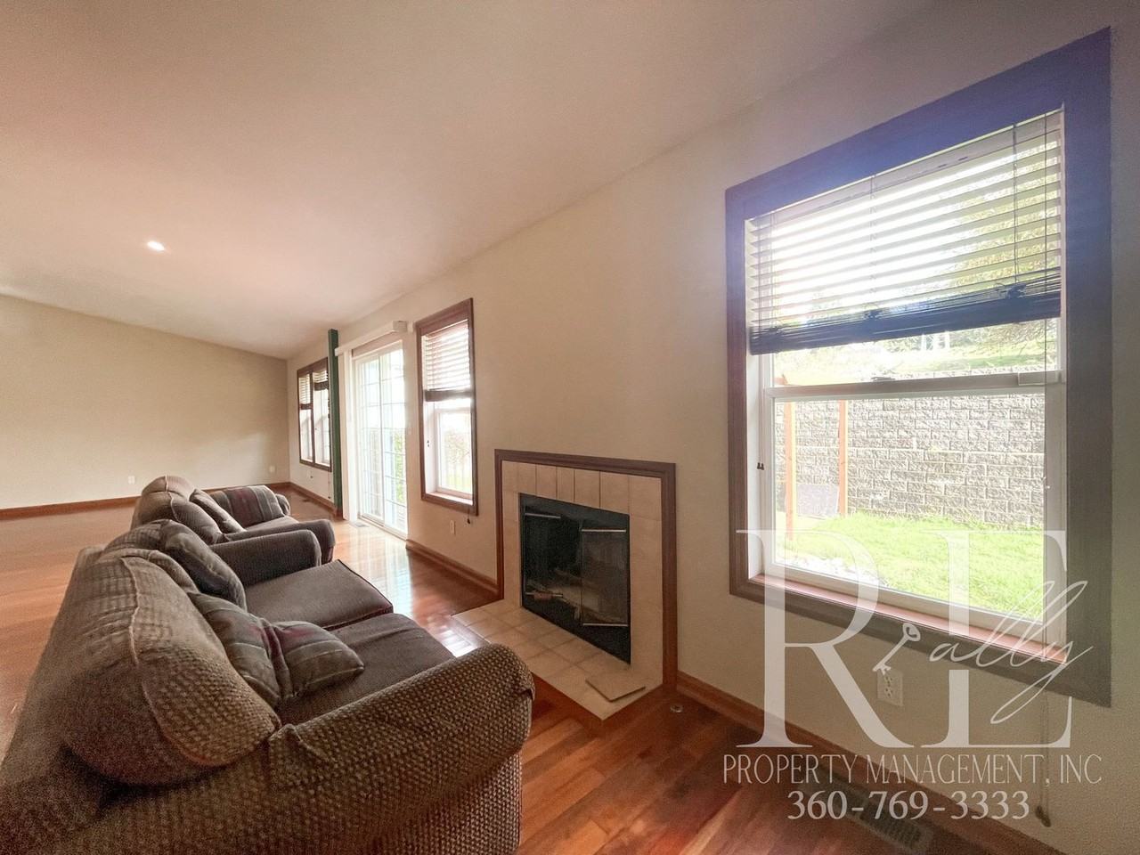 2007 Becky Ave - Photo 6 of 25