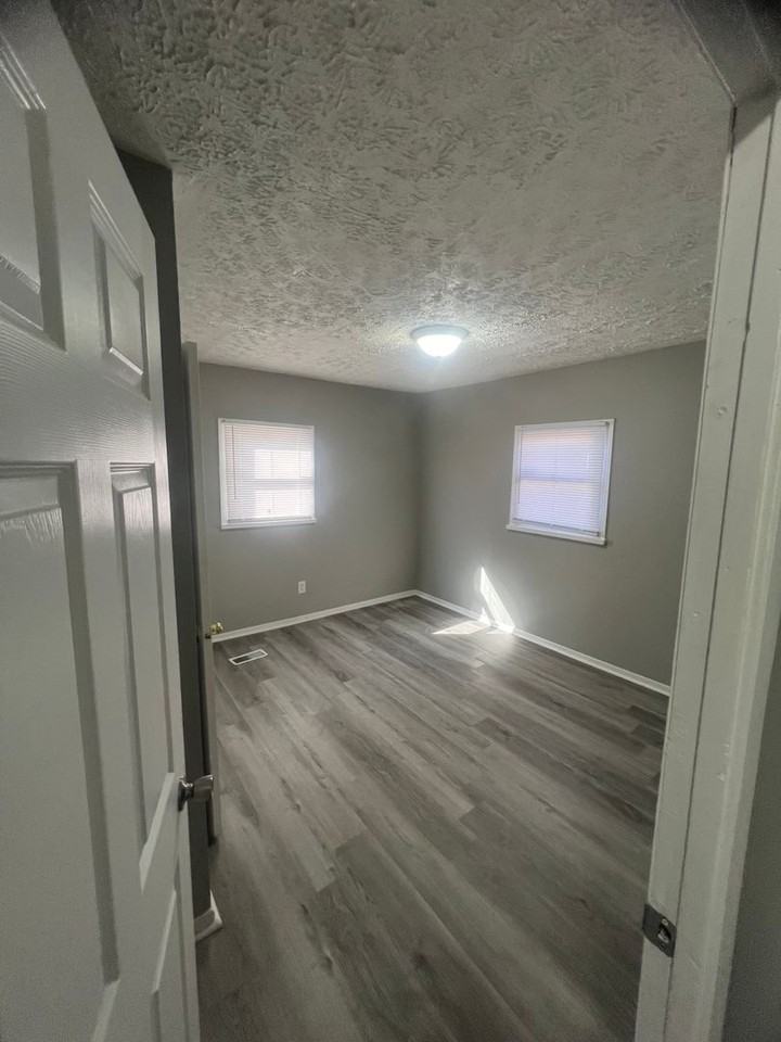 2531 Howey Rd - Photo 3 of 10