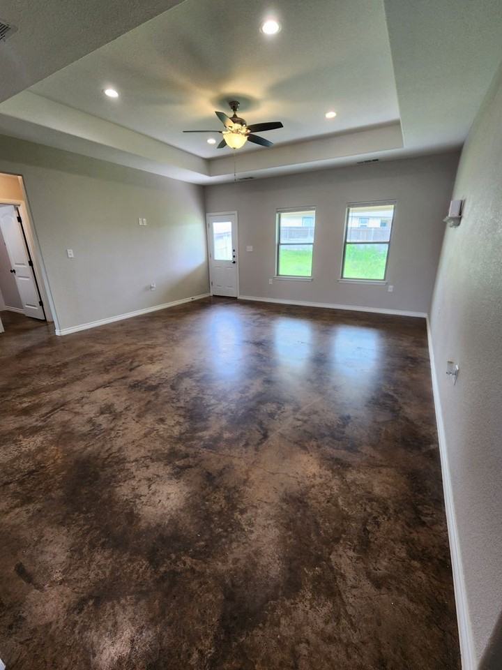 1307 Sandstone Cv - Photo 2 of 17