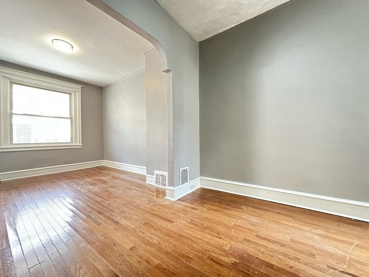 3032 N Stillman St - Photo 3 of 11