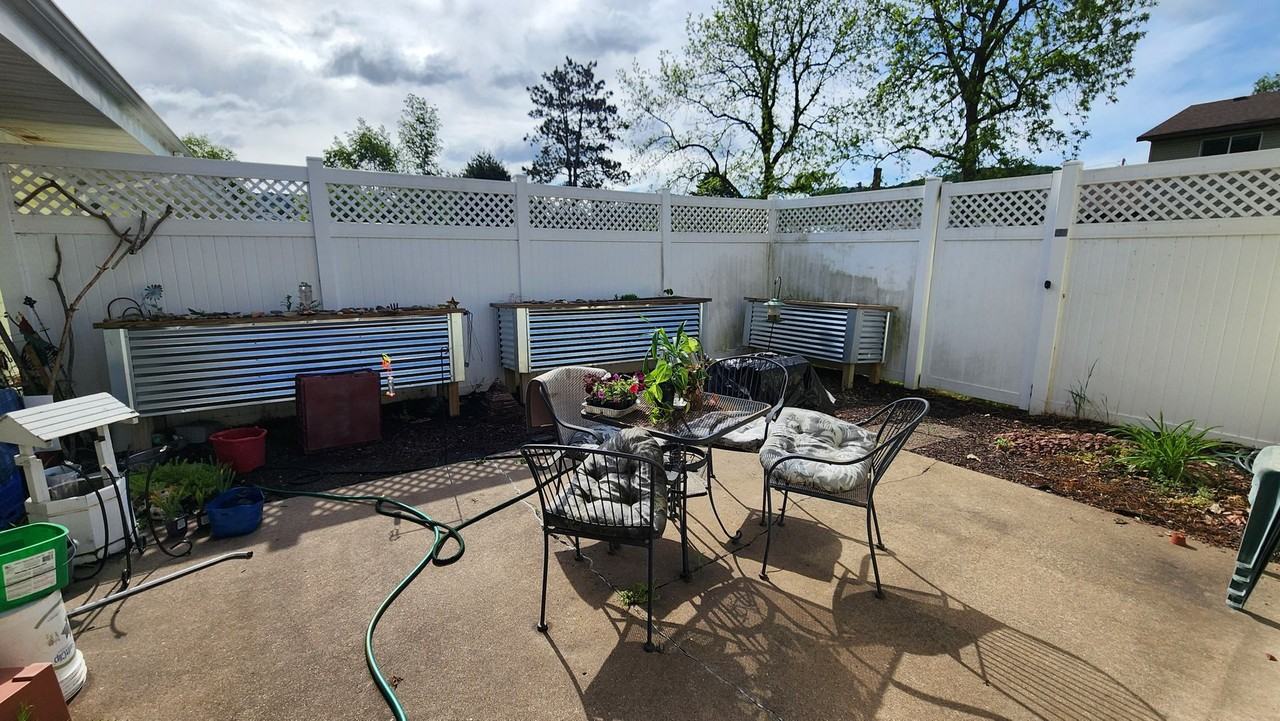 100 Bothne Dr - Photo 2 of 44