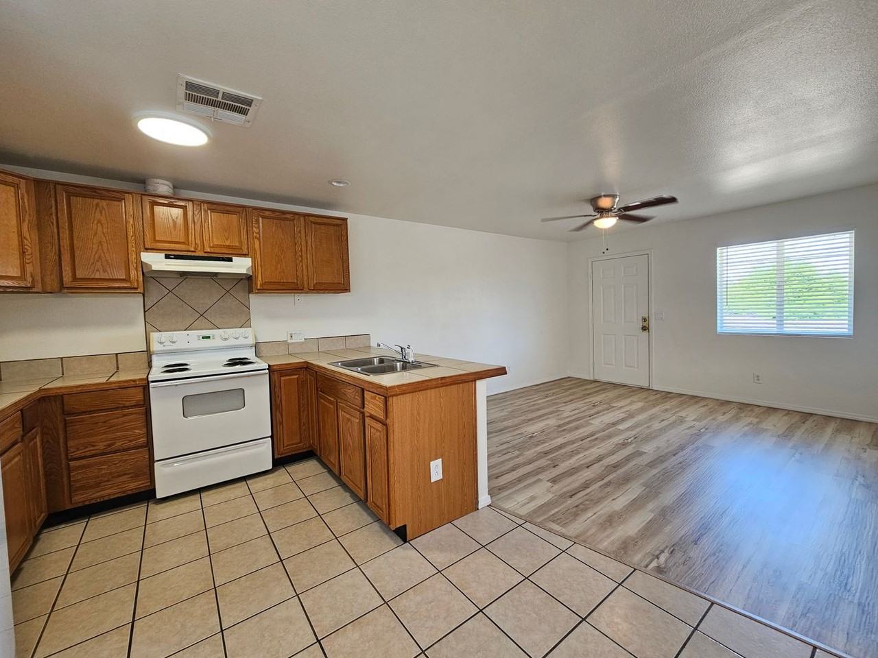 1926 Haskell - Photo 2 of 9