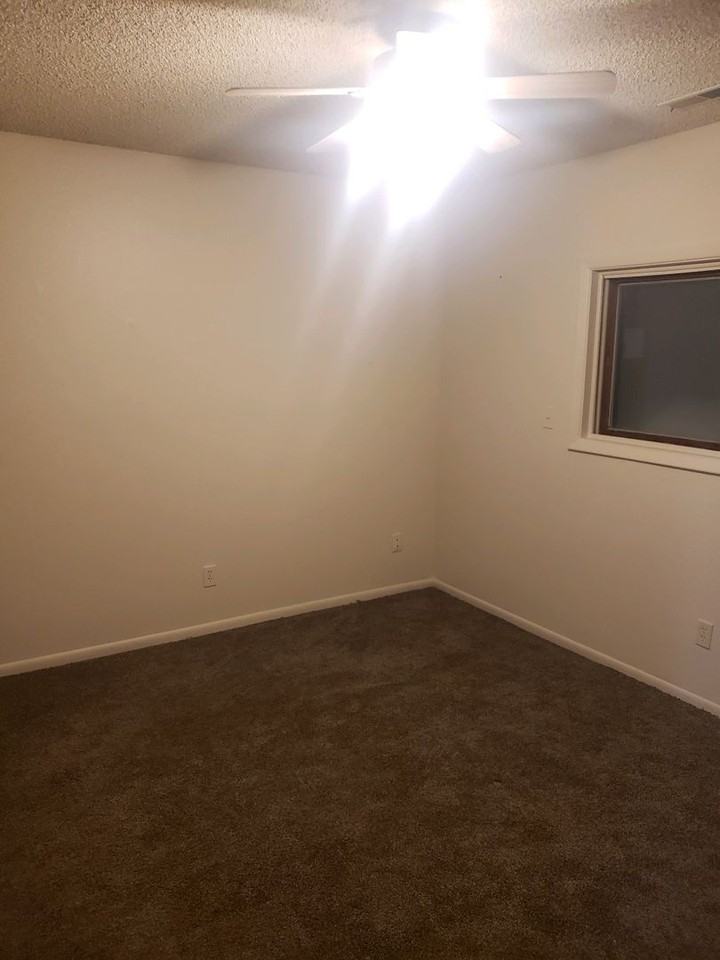 Silver Sage Apartments - Photo 3 of 10