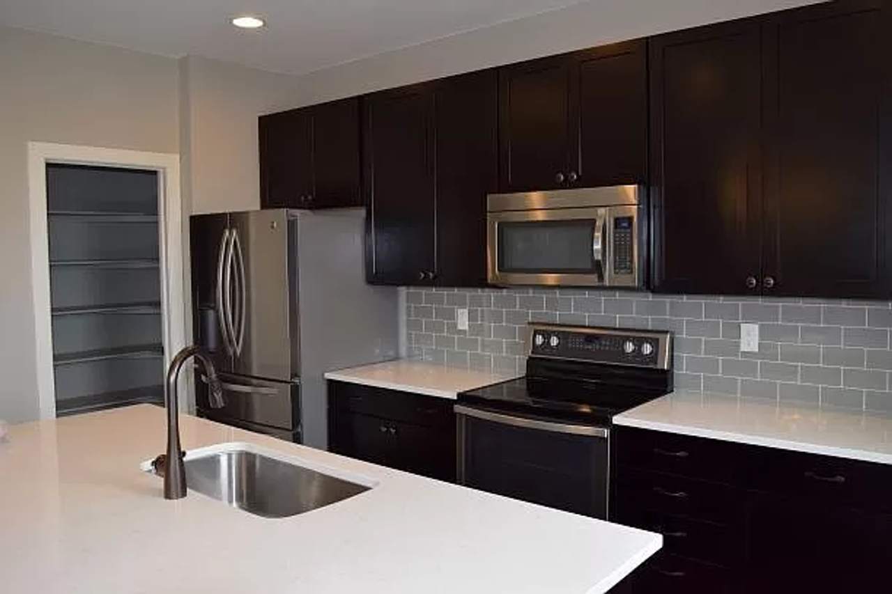 10091 Tall Oaks St - Photo 4 of 22