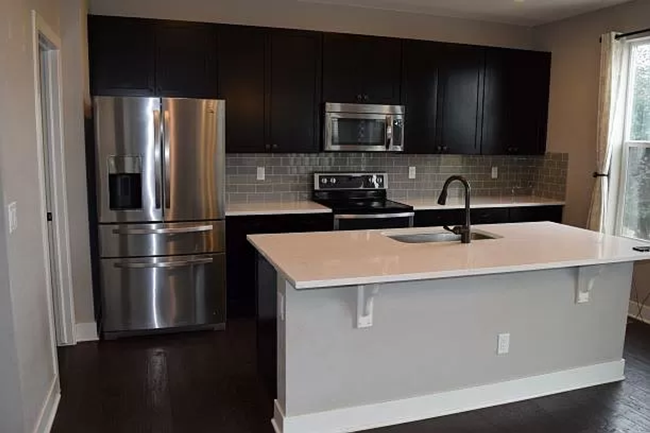 10091 Tall Oaks St - Photo 5 of 22