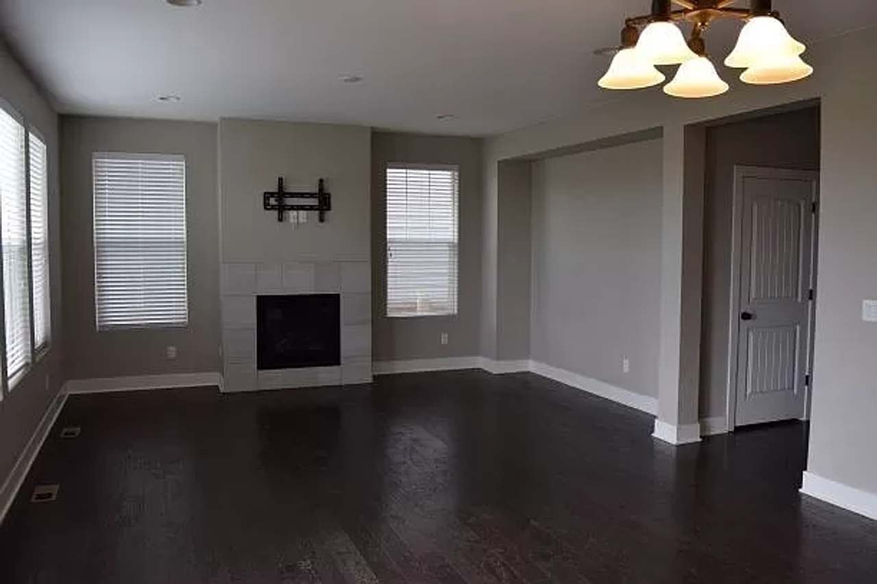 10091 Tall Oaks St - Photo 6 of 22