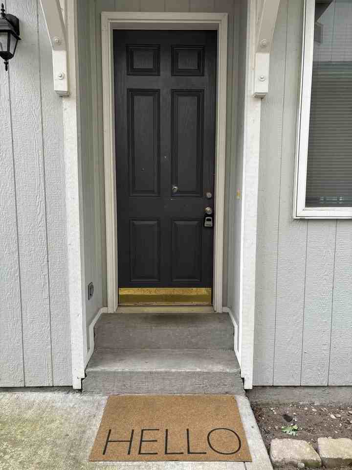 10005 184th St E - Photo 3 of 38