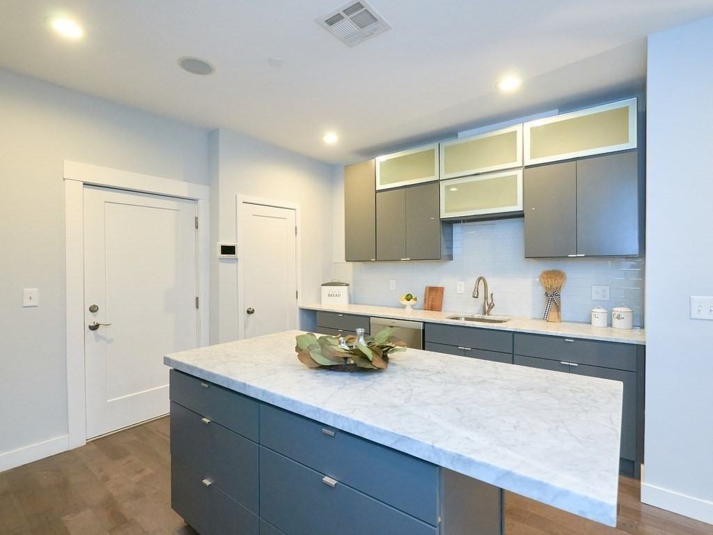 186188 Paris St #5 - Photo 7 of 25