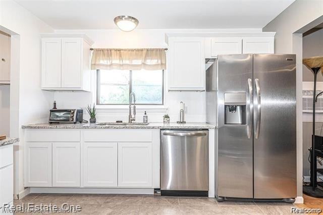 3800 Elmhurst Ave - Photo 4 of 11