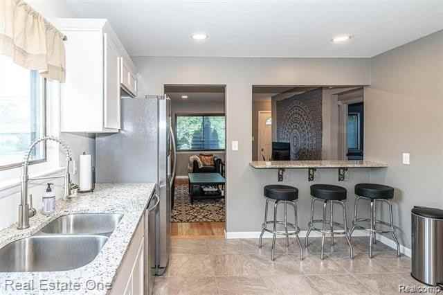 3800 Elmhurst Ave - Photo 6 of 11