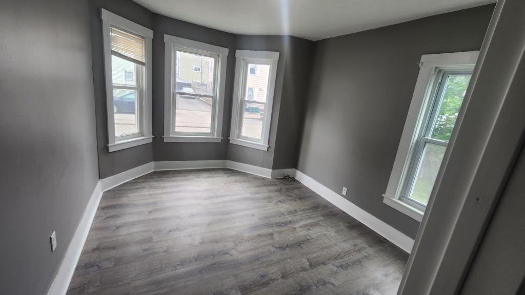 120 Southgate Street - Photo 3 of 9