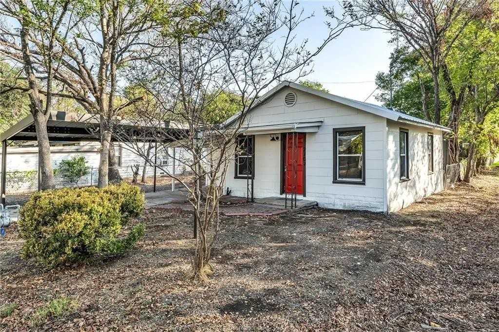 2707 Cliff St - Photo 2 of 18