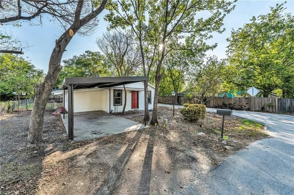 2707 Cliff St - Photo 3 of 18