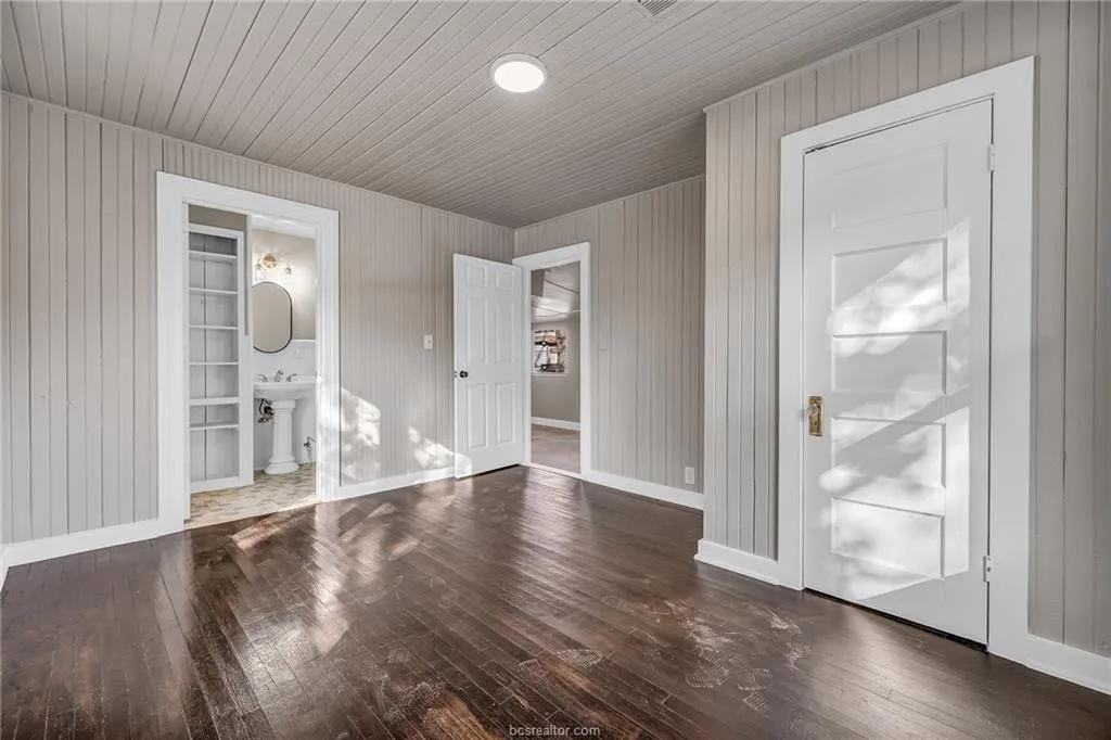2707 Cliff St - Photo 4 of 18