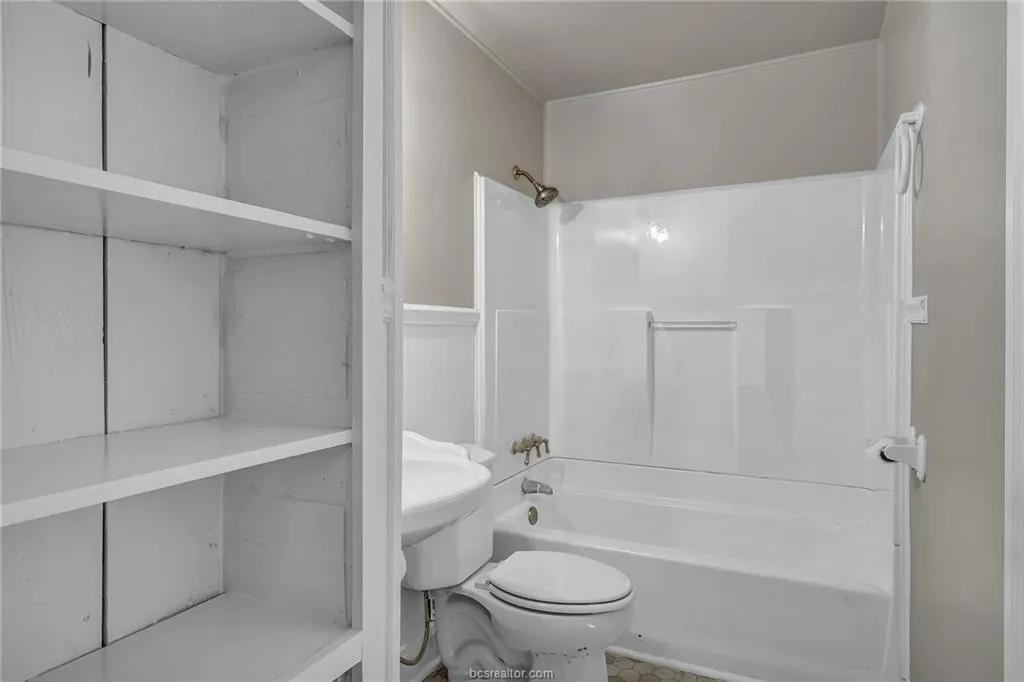 2707 Cliff St - Photo 6 of 18