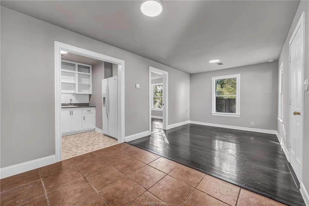 2707 Cliff St - Photo 7 of 18