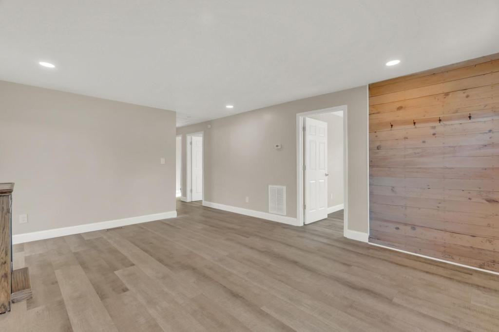 124 Mohawk St - Photo 2 of 19