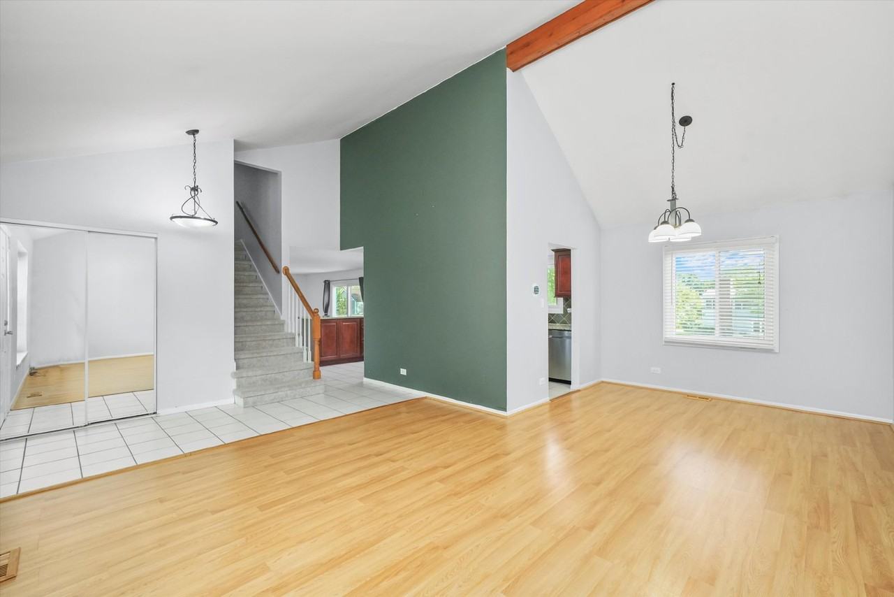 17515 W Huntington Cir - Photo 3 of 21