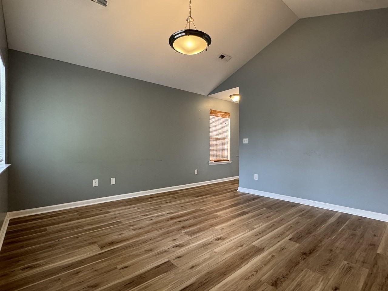 4404 Mcclelland Dr - Photo 3 of 32