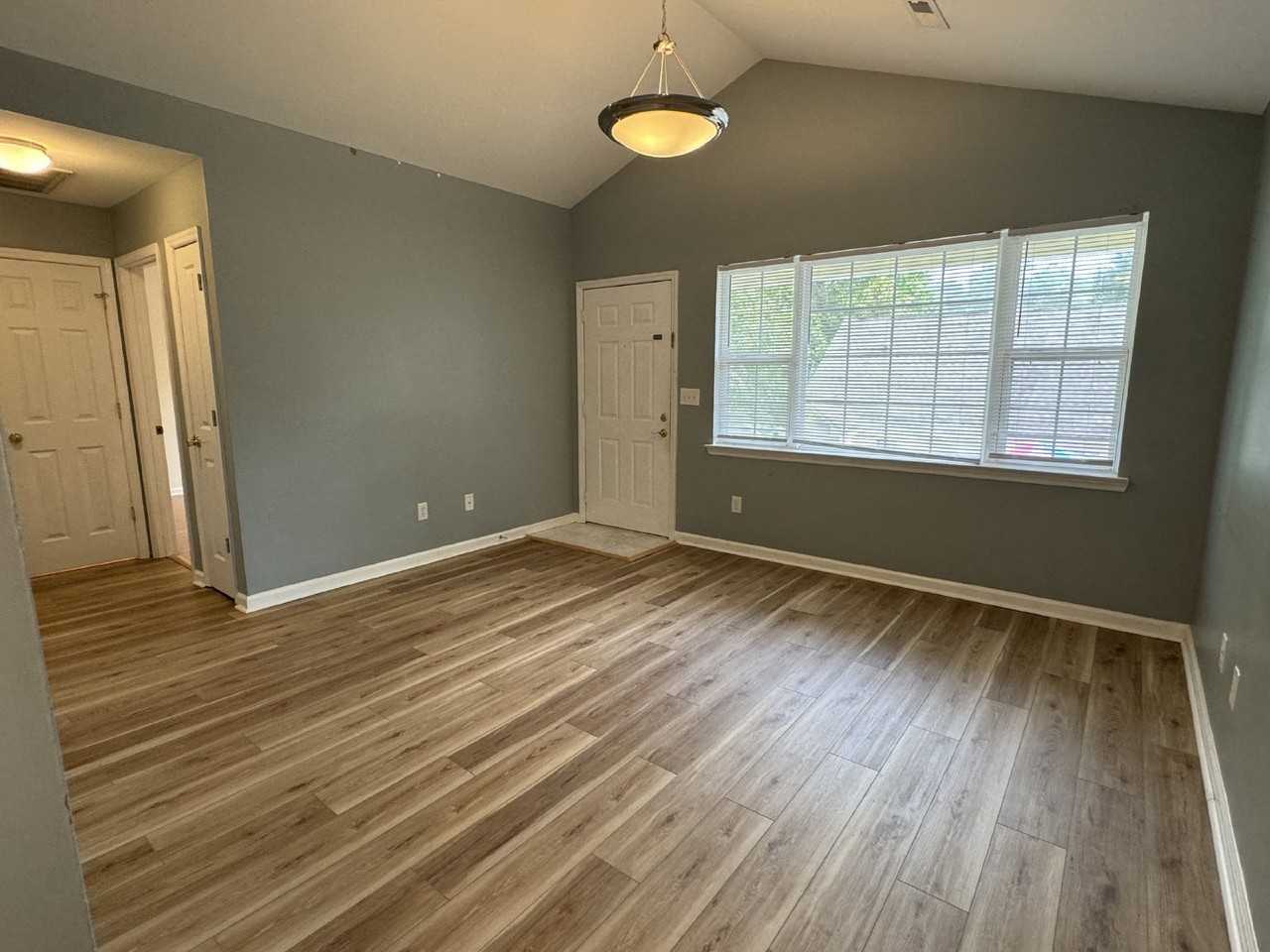 4404 Mcclelland Dr - Photo 4 of 32