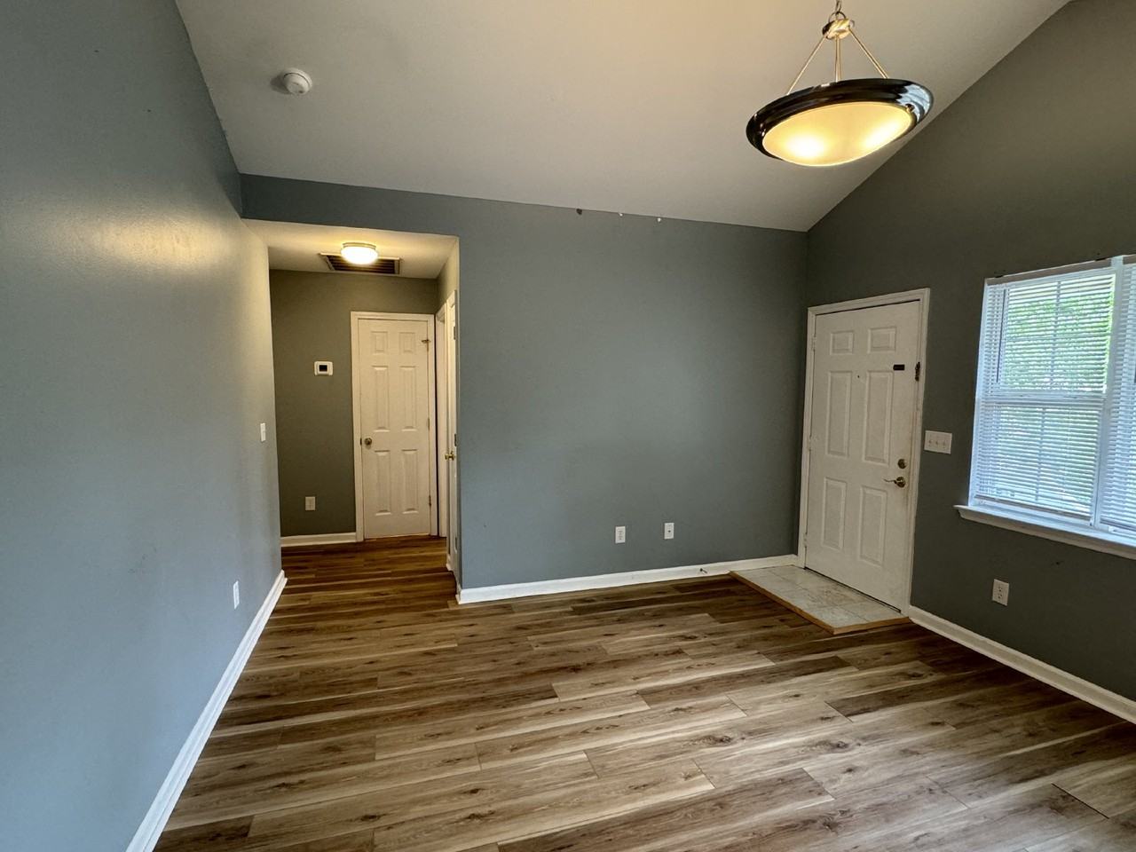 4404 Mcclelland Dr - Photo 5 of 32