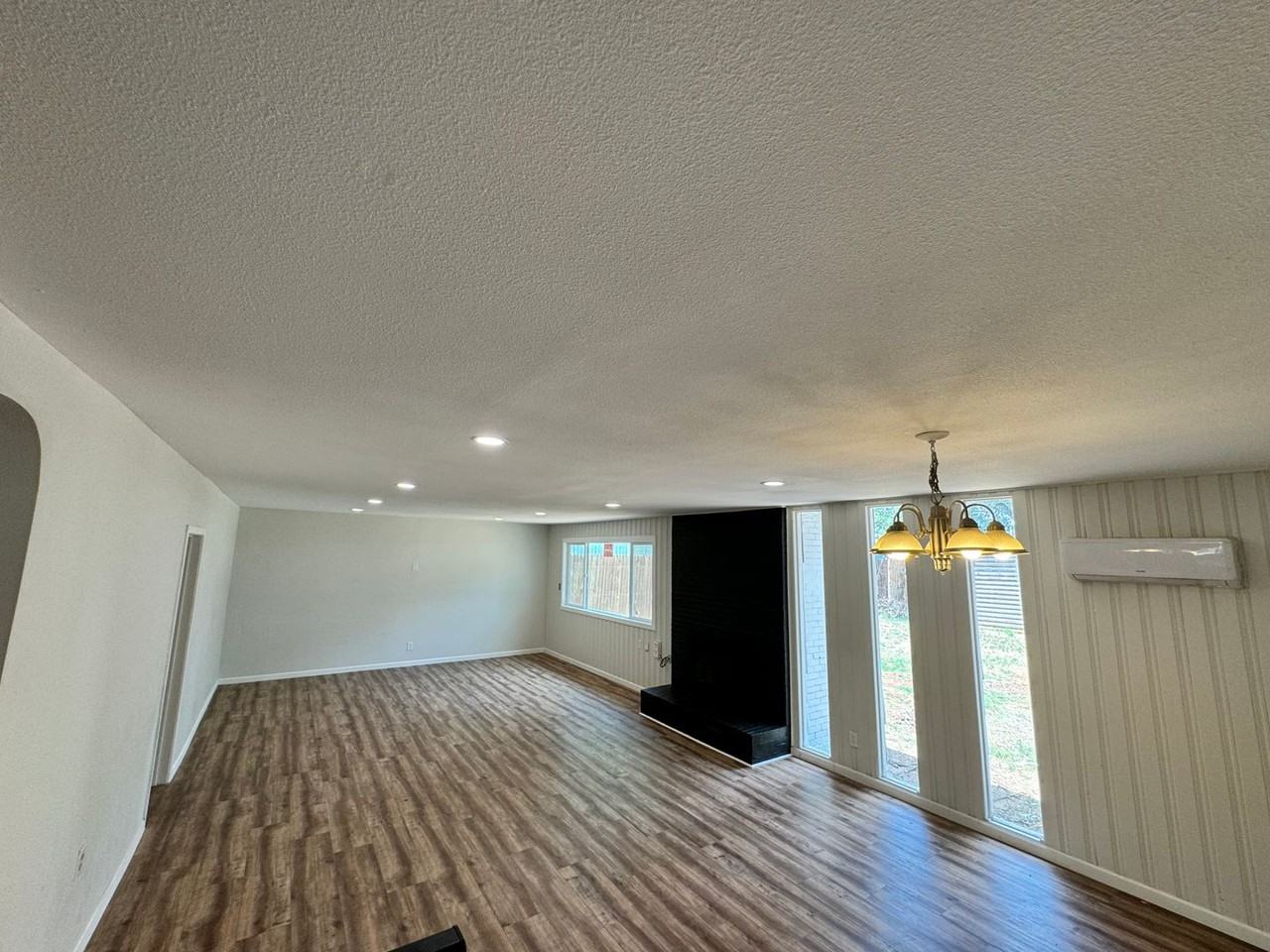 2608 43rd St - Photo 6 of 18