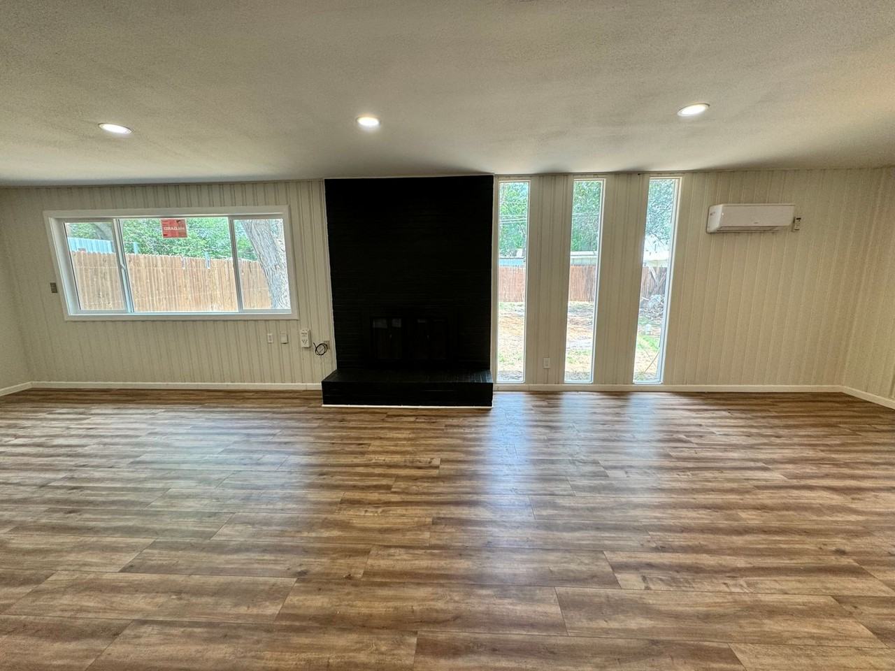 2608 43rd St - Photo 7 of 18