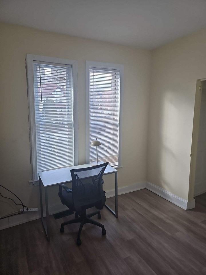 8 Pratt St #1 - Photo 2 of 20