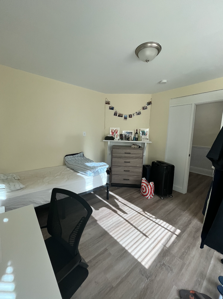 8 Pratt St #1 - Photo 6 of 20