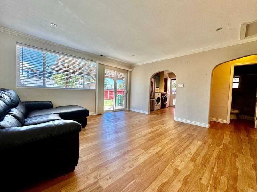 2069 S Acoma St - Photo 3 of 18