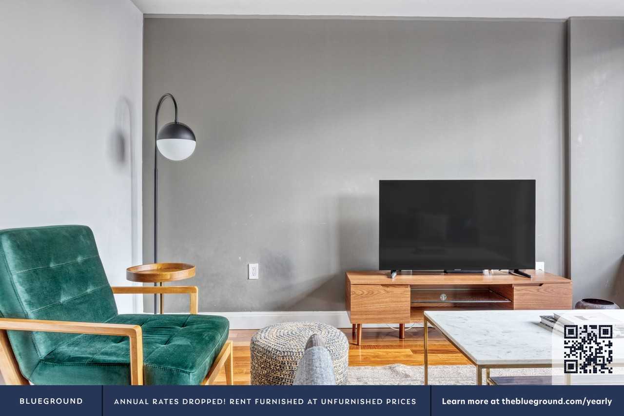 290 3rd Avenue - Photo 4 of 27