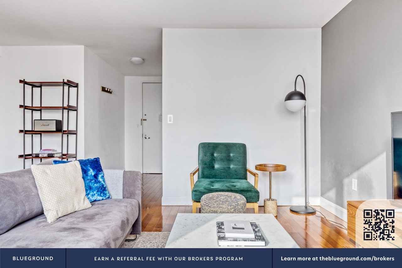 290 3rd Avenue - Photo 5 of 27