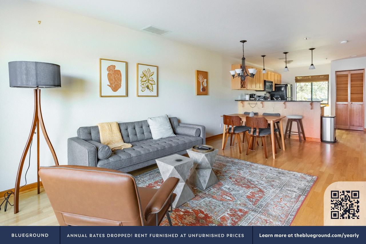 730 Nw Naito Pkwy #15 - Photo 3 of 27