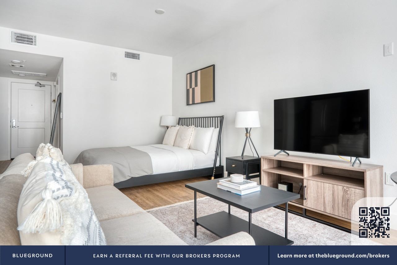 1889 Harrison Street - Photo 5 of 73