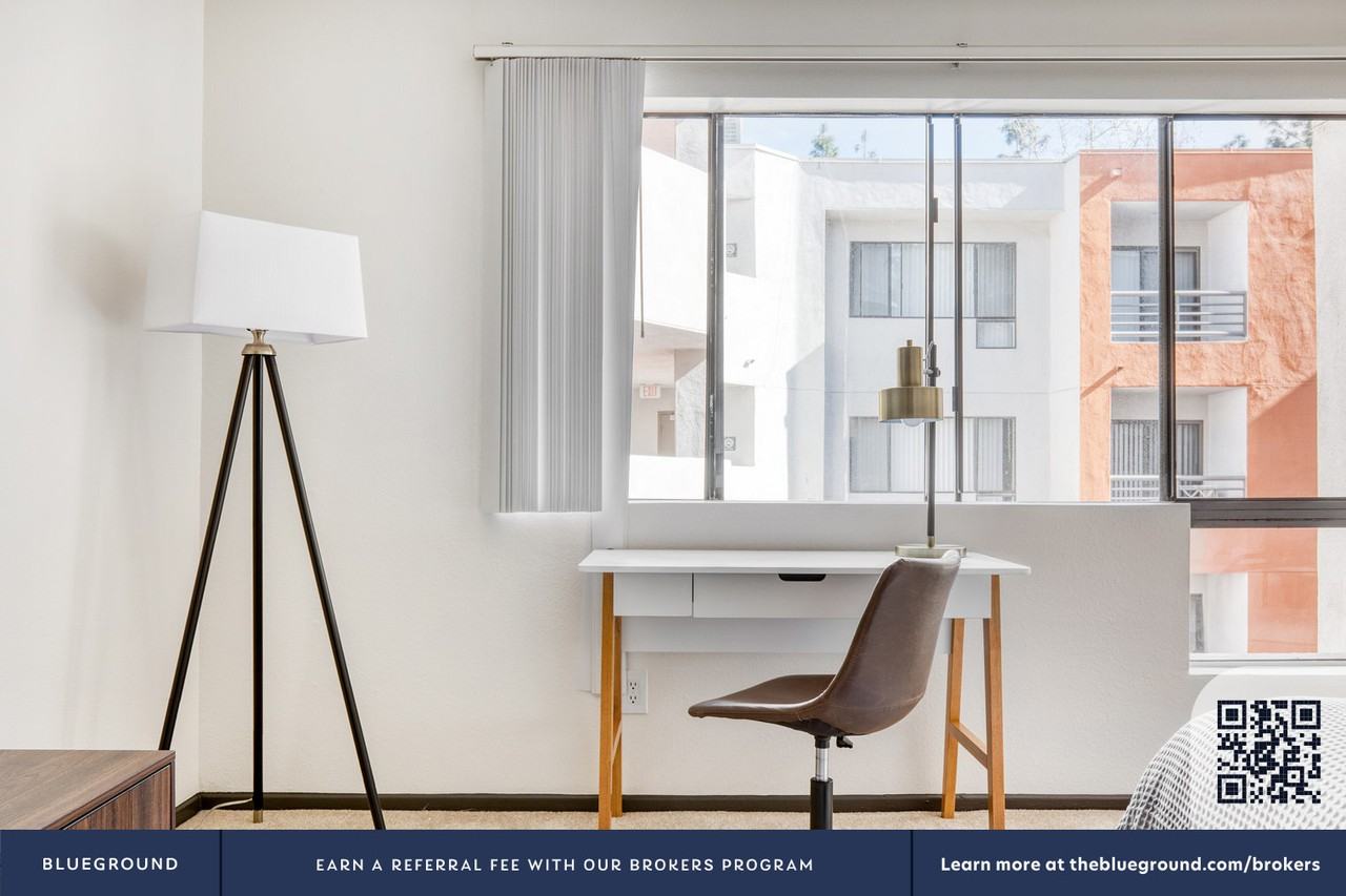 10985 Bluffside Dr #626 - Photo 4 of 34