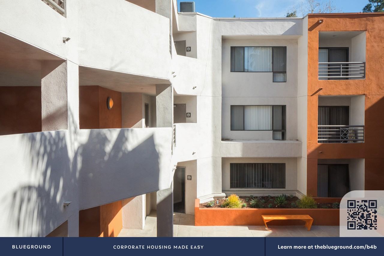 10985 Bluffside Dr #626 - Photo 5 of 34