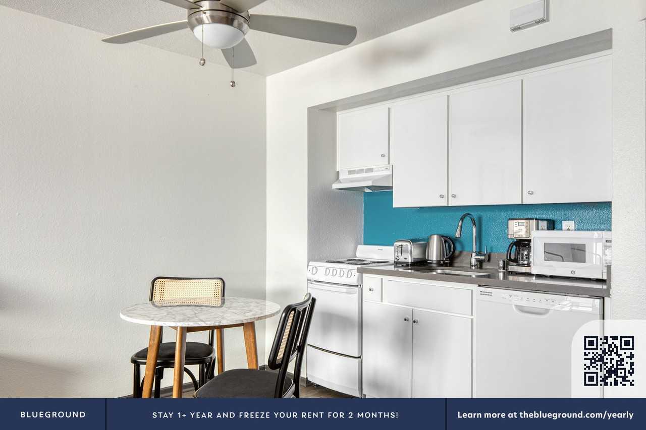 10985 Bluffside Dr #626 - Photo 7 of 34