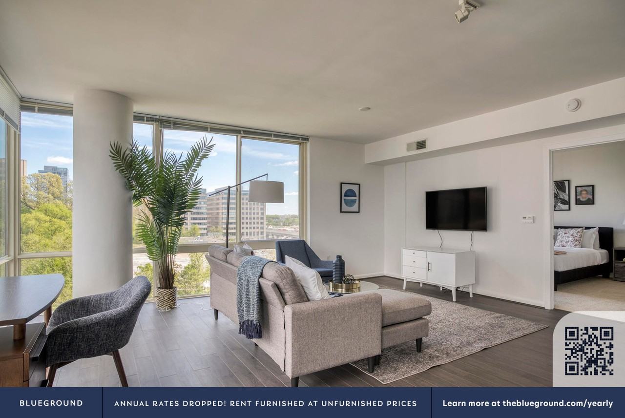 8421 Broad Street - Photo 4 of 36