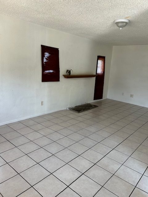 1029 26th Ave N #1 - Photo 2 of 4