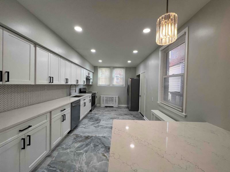 323 W Godfrey Ave - Photo 3 of 11