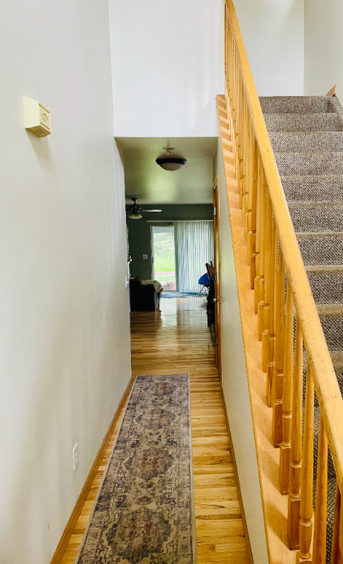 107 Stonegate Cir - Photo 3 of 7