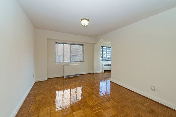 The York - Photo 3 of 8