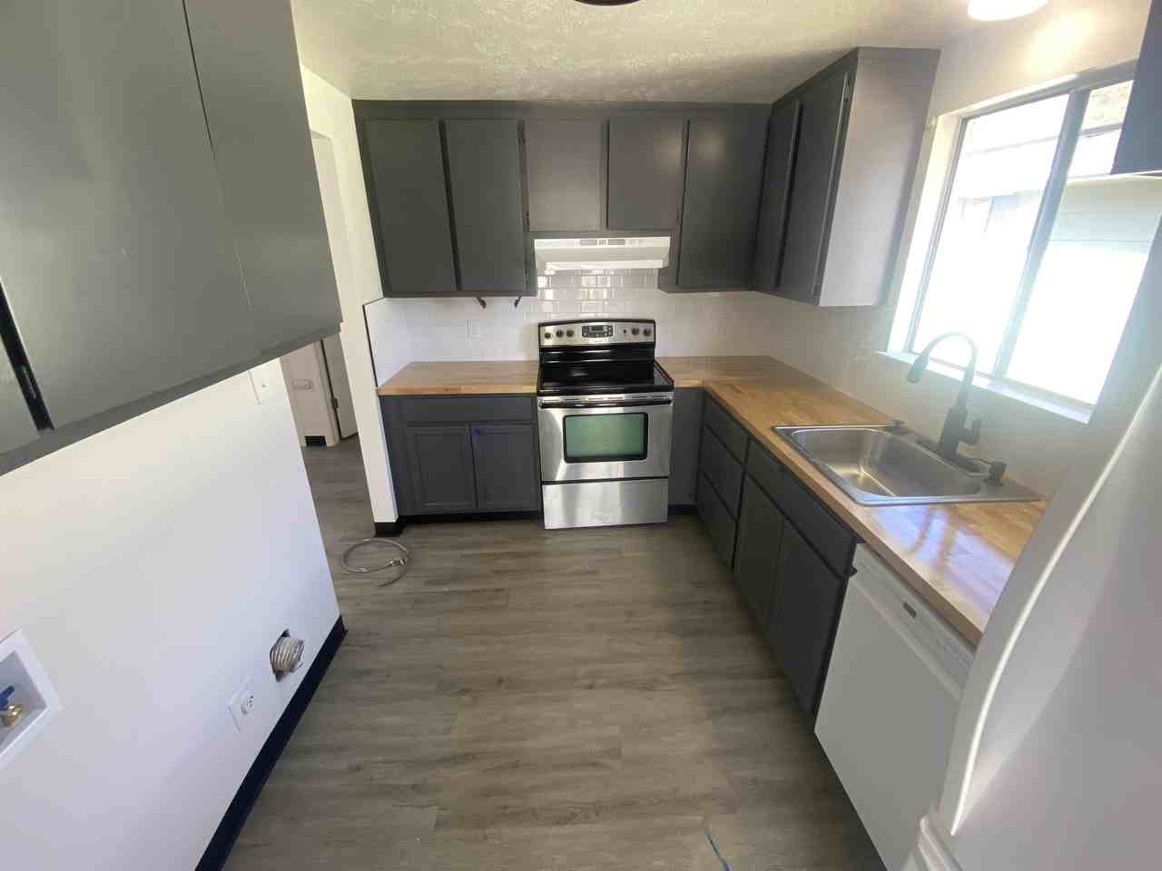 1108 East 15th Street - Photo 6 of 13