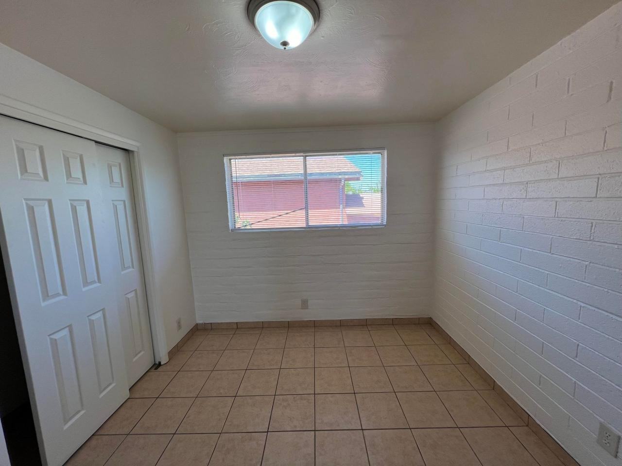 1650 // 4908 South 13th Avenue - Photo 7 of 9