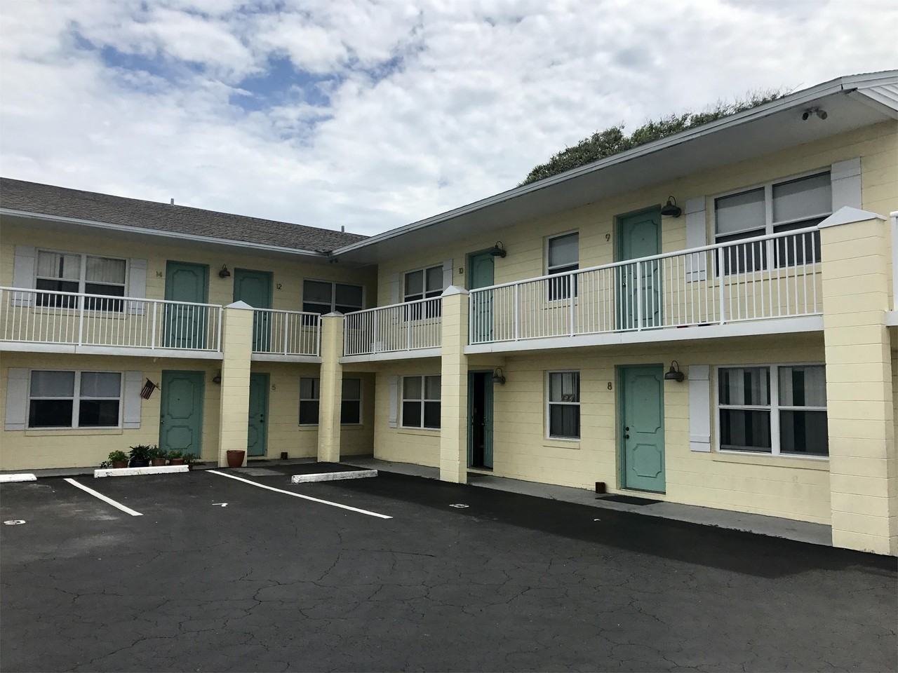 River West Apartments - Photo 6 of 24